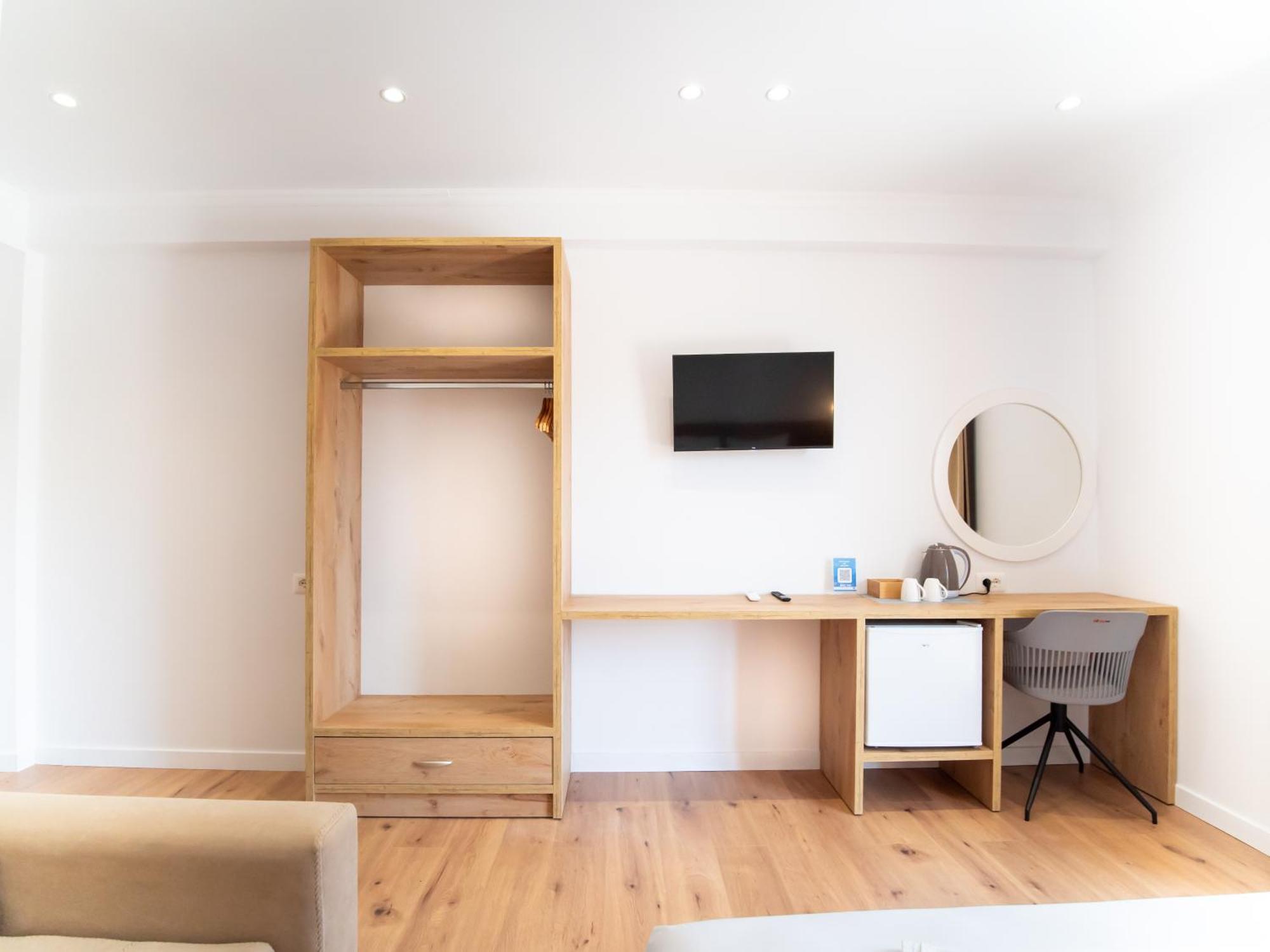 Orchard Retreat Himare